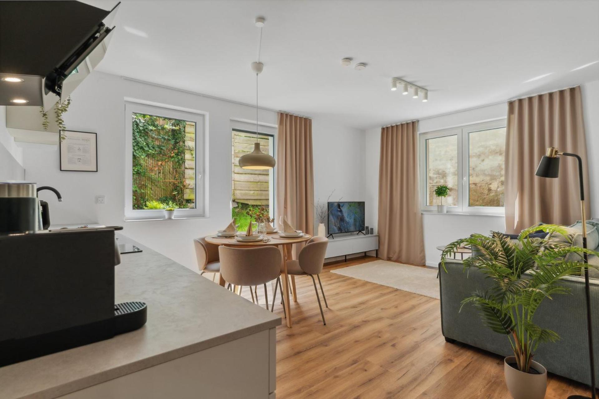 Zwei Apartments Fuer Bis Zu 8 Personen Zentral, Modern, Mit Terrasse & Balkon Bielefeld Exterior photo