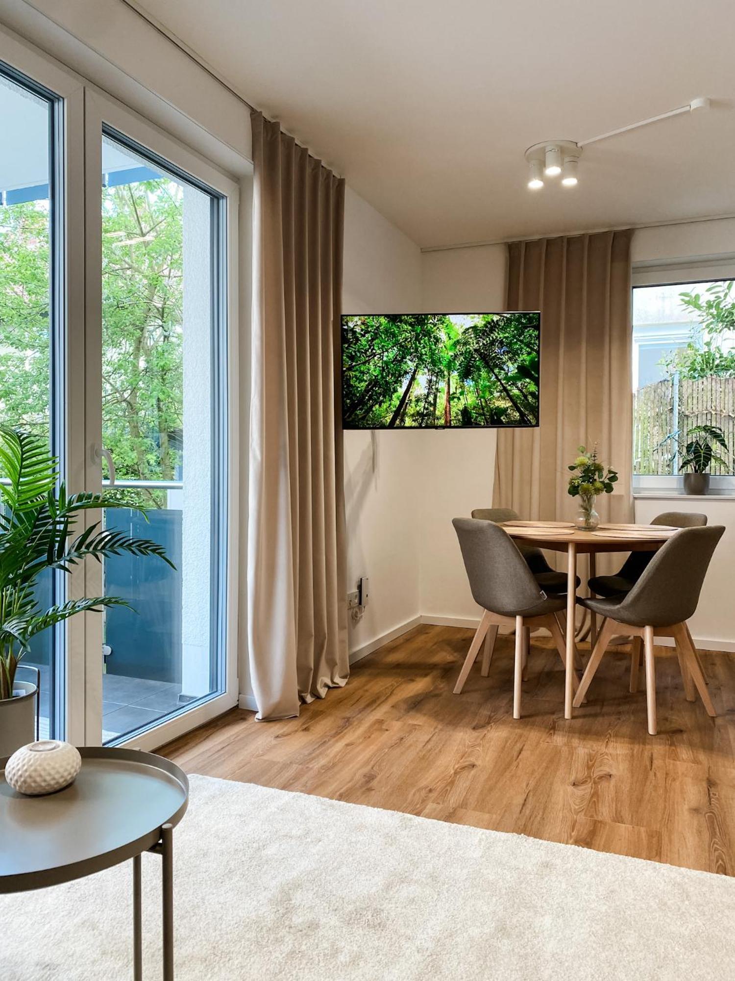 Zwei Apartments Fuer Bis Zu 8 Personen Zentral, Modern, Mit Terrasse & Balkon Bielefeld Exterior photo