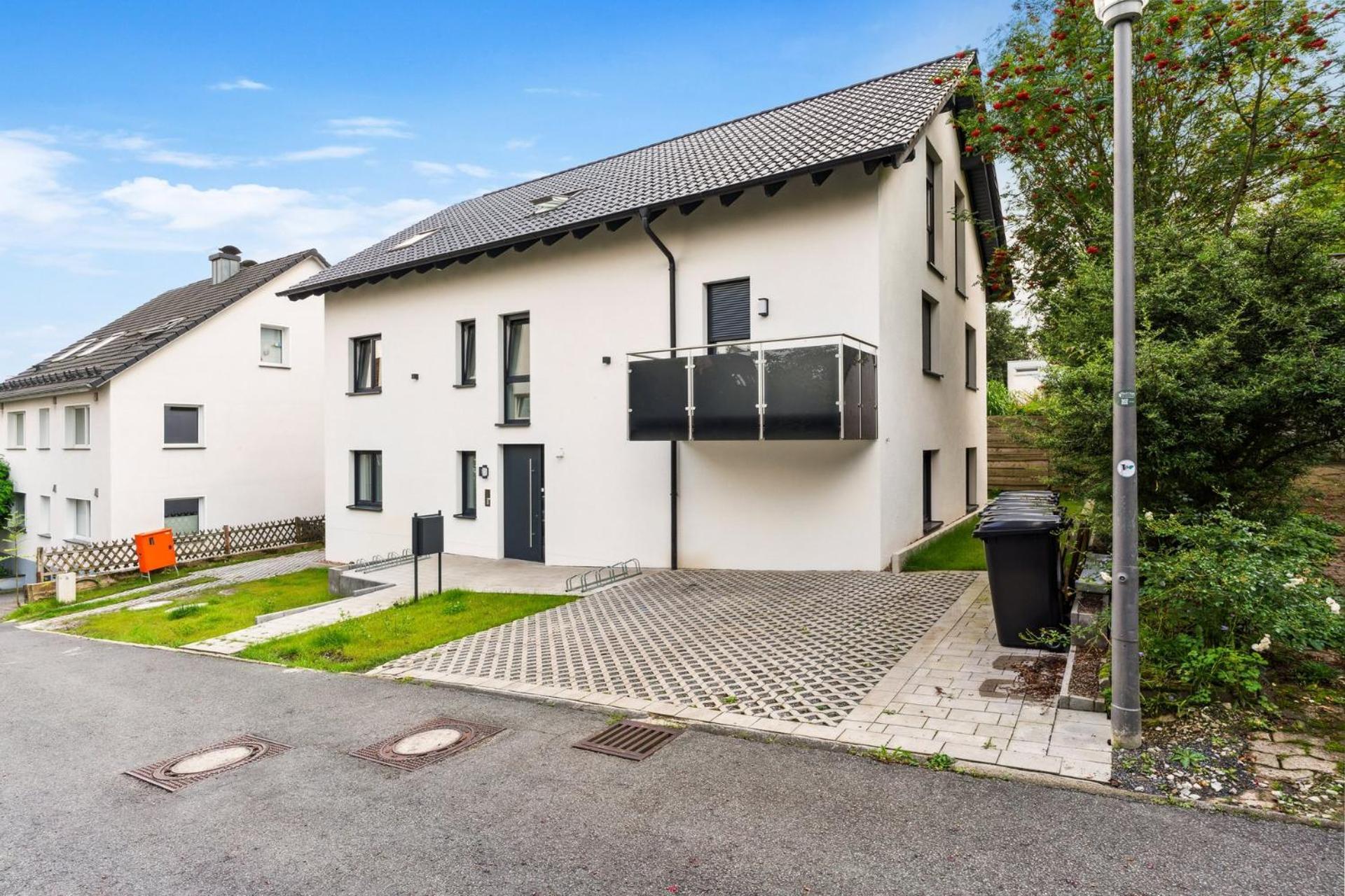 Zwei Apartments Fuer Bis Zu 8 Personen Zentral, Modern, Mit Terrasse & Balkon Bielefeld Exterior photo
